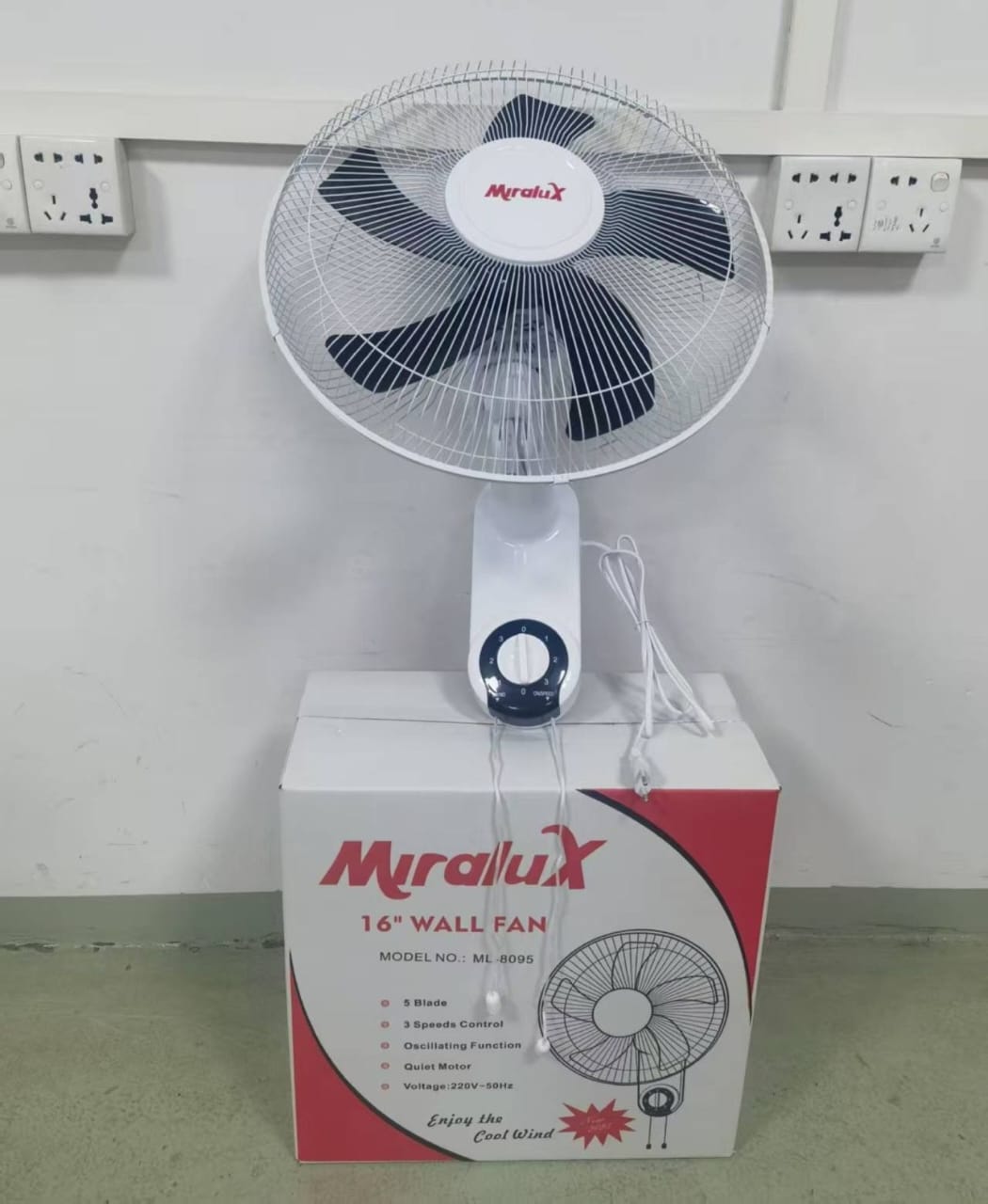 white fan